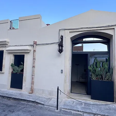 Dimora Crocefisso Villa Noto